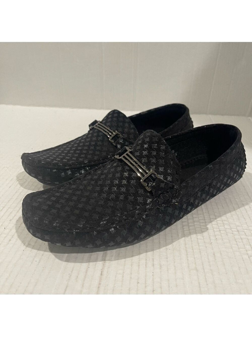 Men’s Chuxx Checkered Black Velvet Loafers Size 8.5 US! - Picture 1 of 6